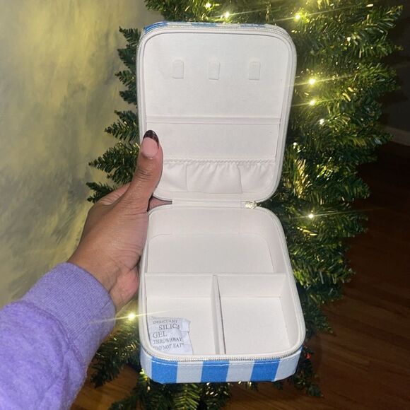 A New Day Blue White Striped Rectangular Structured Zip Travel Jewely Organizer - Picture 4 of 6